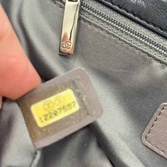 Chanel Divine Flap Handbag Black and White Quilted Leather - Picture 11 of 13